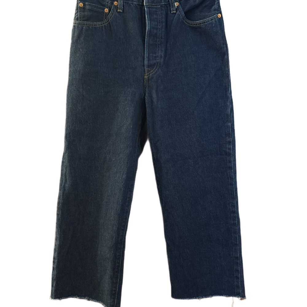 Levi's Dark Blue Cropped Women's Jeans EUC